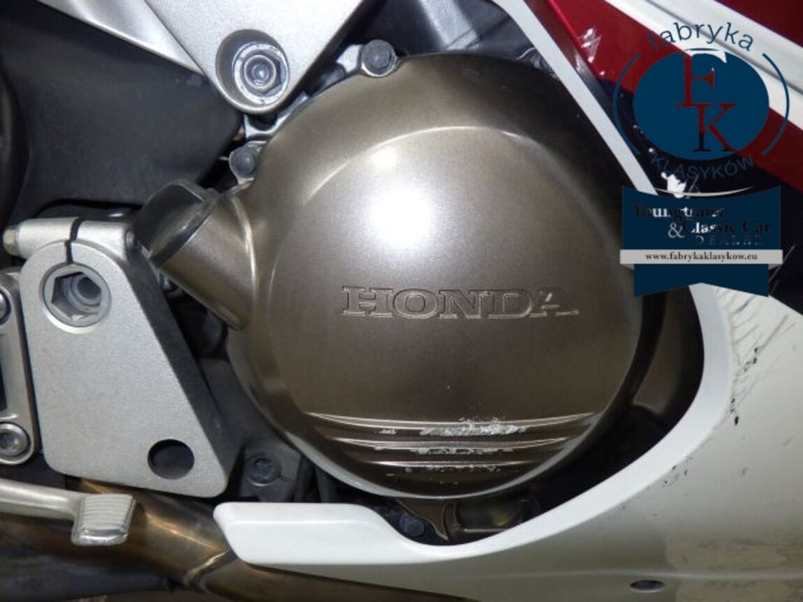 HONDA VFR800F 2019 - zdjęcie 9