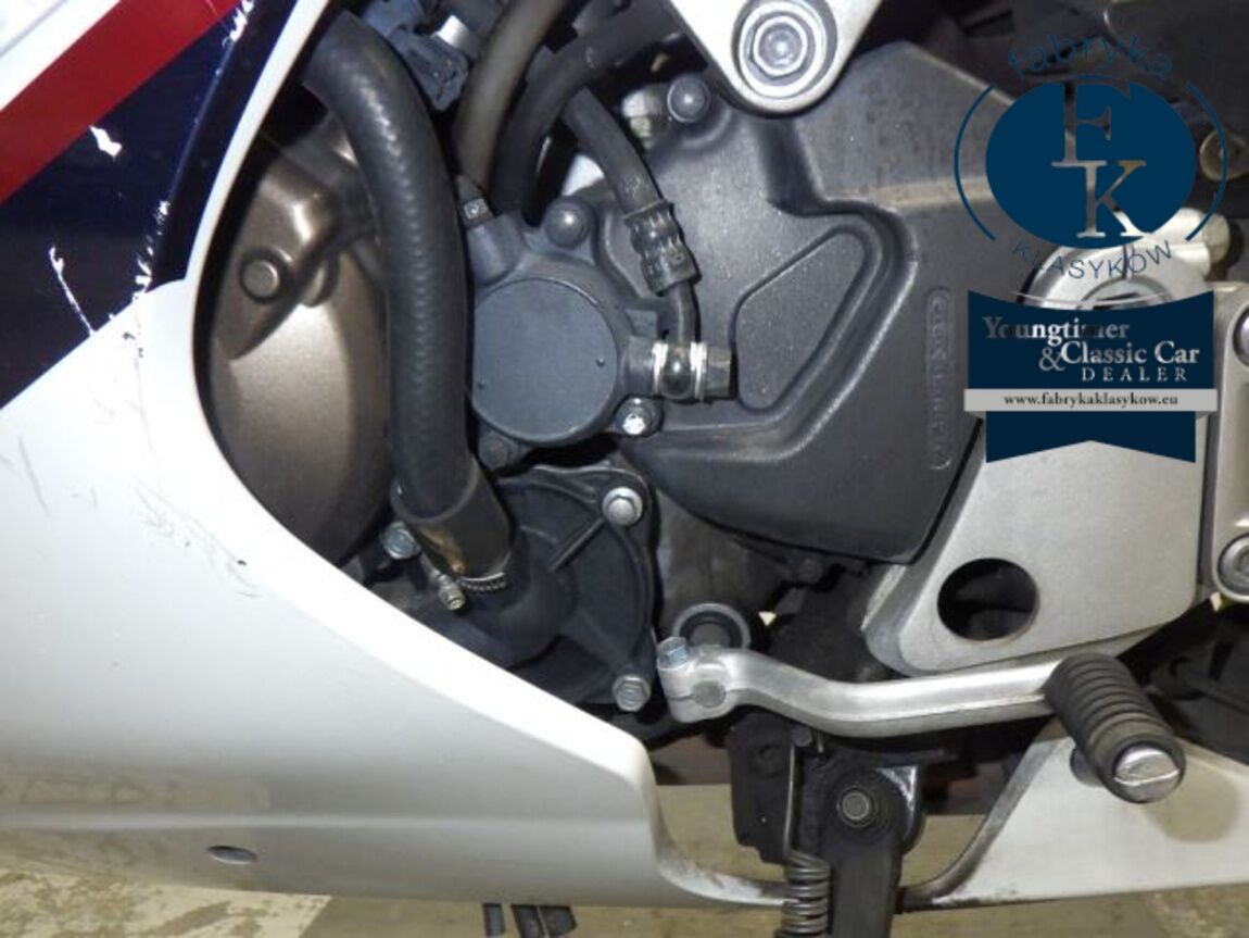 HONDA VFR800F 2019 - zdjęcie 12