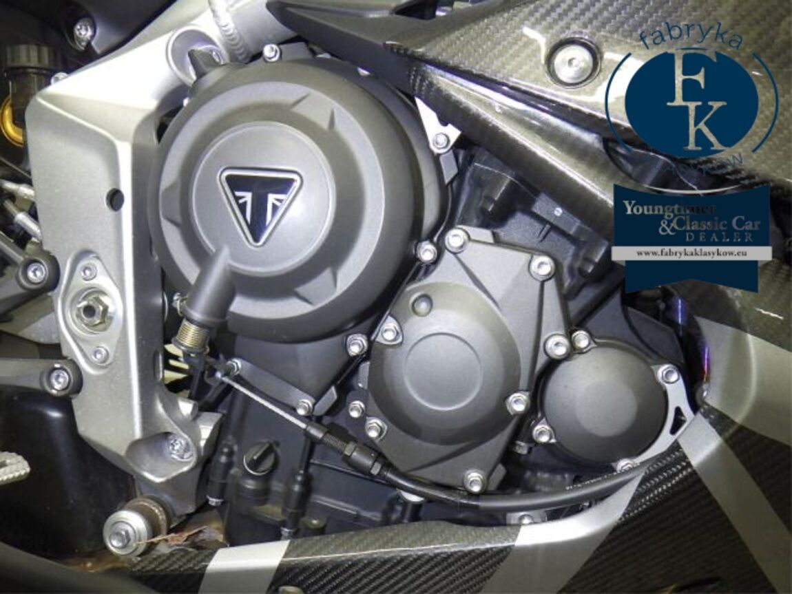 TRIUMPH DAYTONA MOTO2 765 2020 - zdjęcie 9