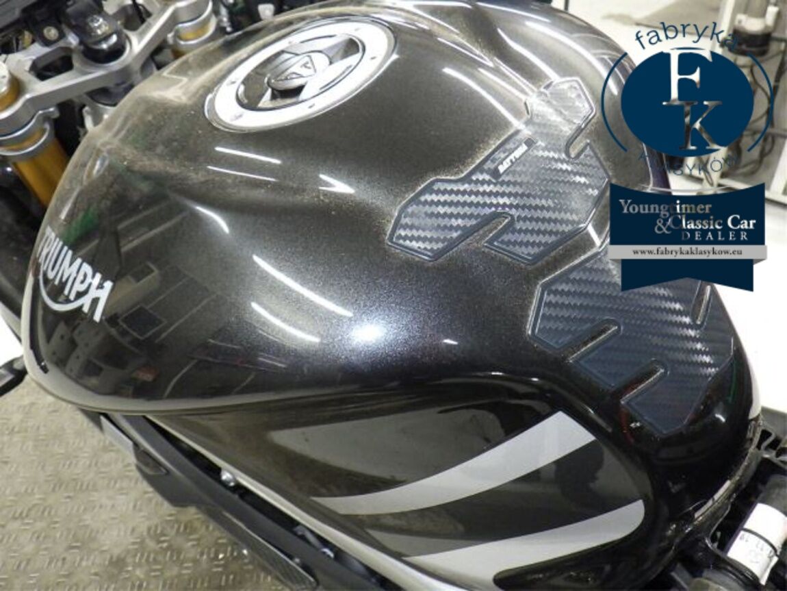 TRIUMPH DAYTONA MOTO2 765 2020 - zdjęcie 18