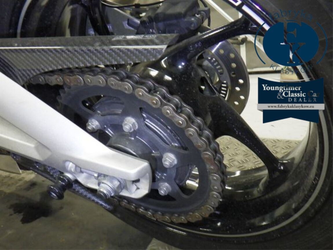 TRIUMPH DAYTONA MOTO2 765 2020 - zdjęcie 28