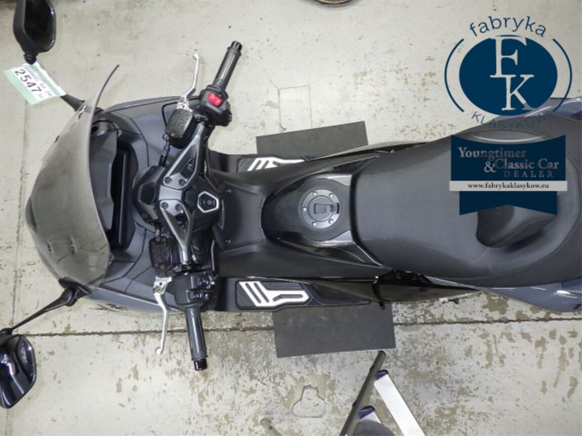 YAMAHA T-MAX560T 2022 - zdjęcie 32