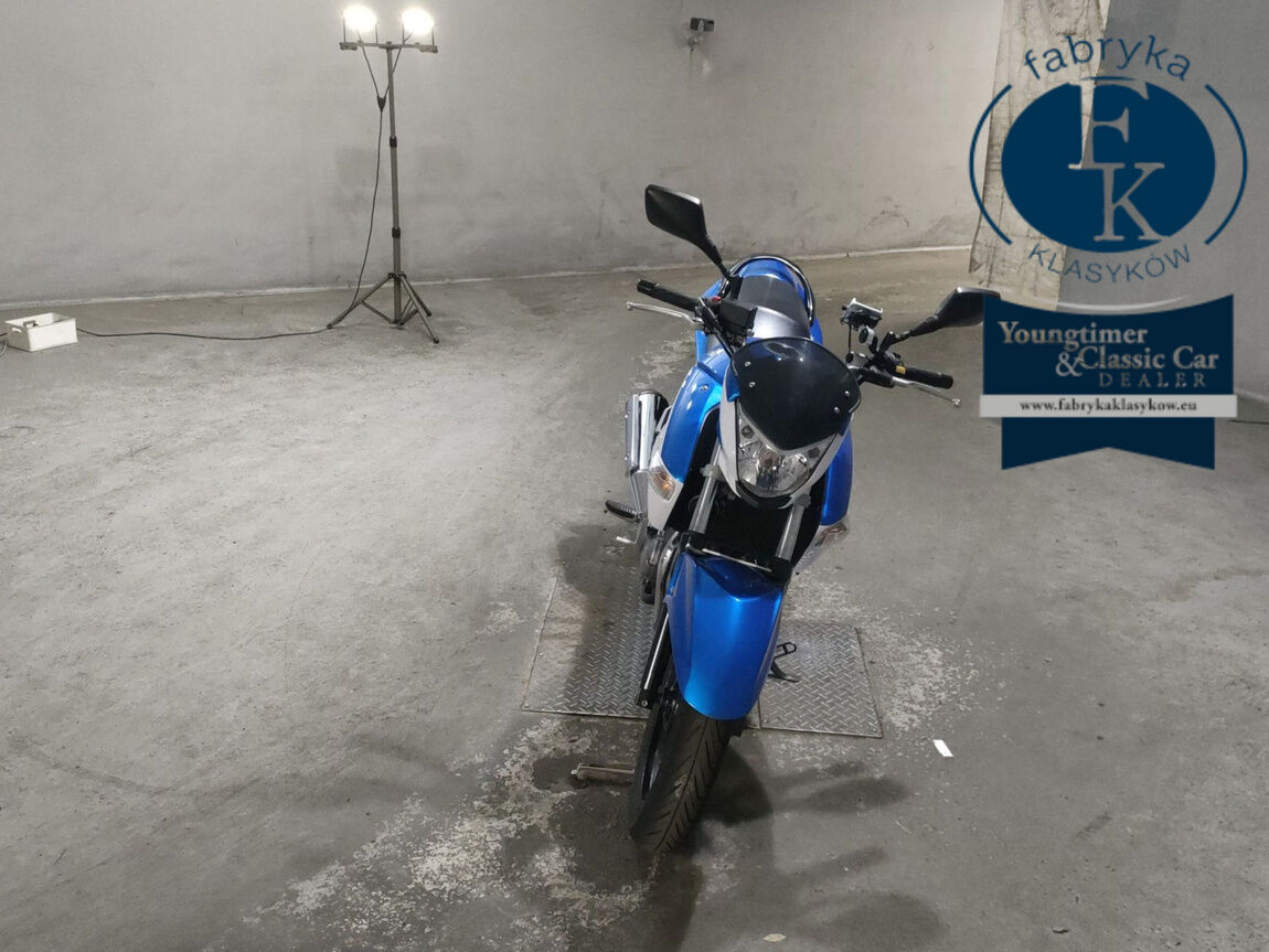 SUZUKI GSR250 - zdjęcie 4
