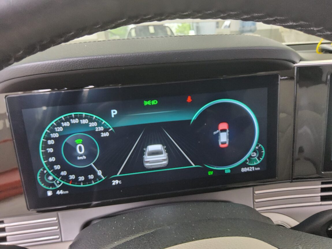 HYUNDAI THE NEW GRANDEUR IG HYBRID 2.4 HEV LE BLANC 2023 - zdjęcie 9