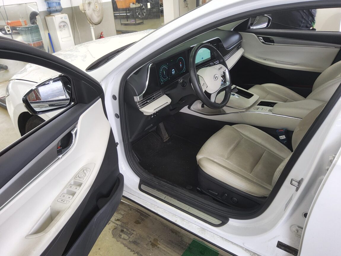 HYUNDAI THE NEW GRANDEUR IG HYBRID 2.4 HEV LE BLANC 2023 - zdjęcie 10