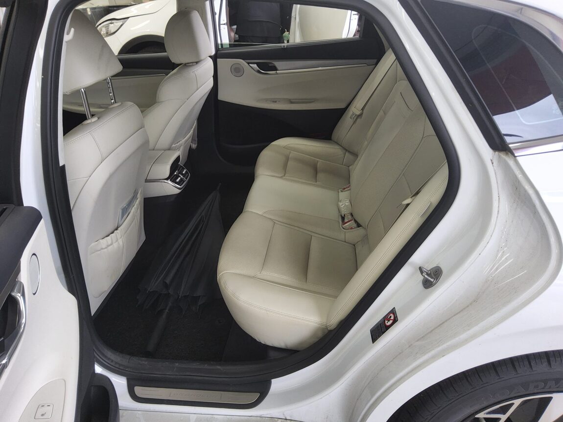 HYUNDAI THE NEW GRANDEUR IG HYBRID 2.4 HEV LE BLANC 2023 - zdjęcie 12