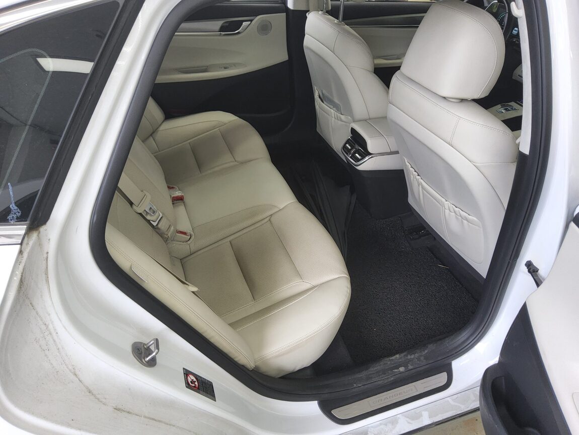 HYUNDAI THE NEW GRANDEUR IG HYBRID 2.4 HEV LE BLANC 2023 - zdjęcie 13