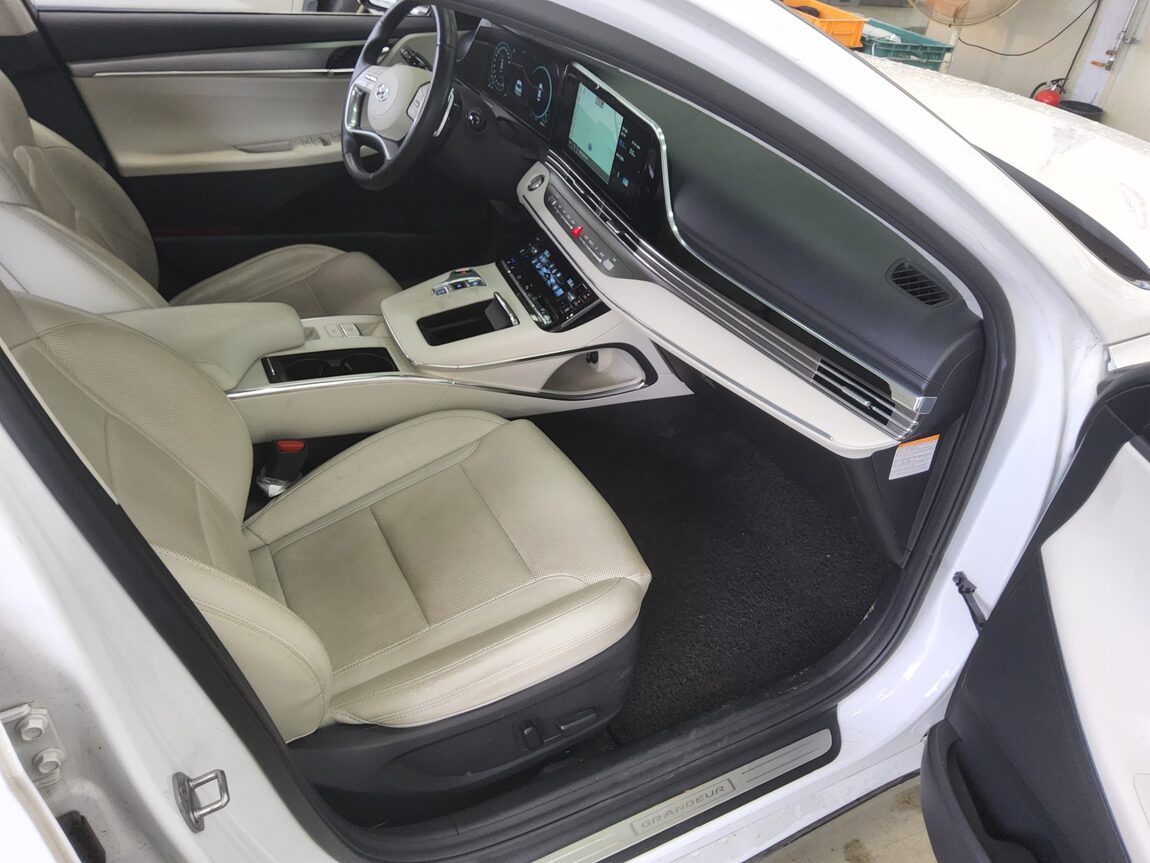 HYUNDAI THE NEW GRANDEUR IG HYBRID 2.4 HEV LE BLANC 2023 - zdjęcie 14