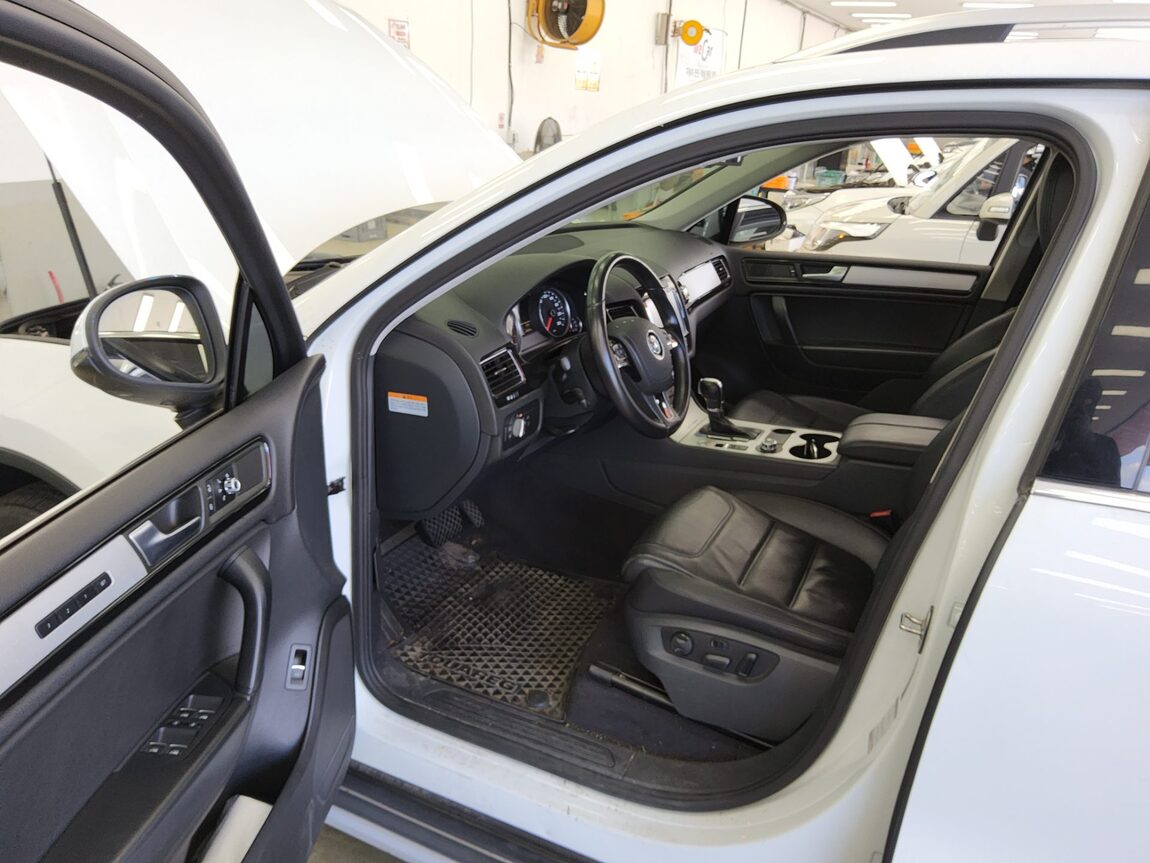 VOLKSWAGEN NEW TOUAREG (2ND GEN) 3.0 V6 TDI BLUEMOTION 2013 - zdjęcie 10