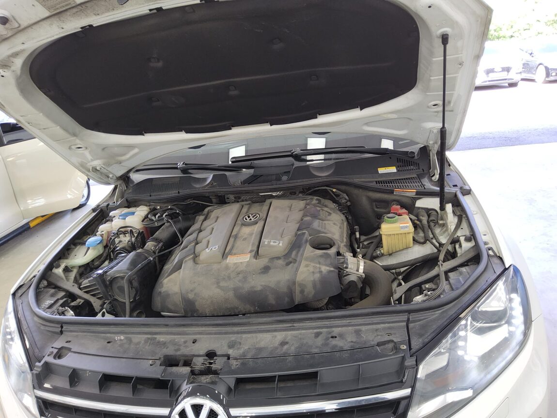 VOLKSWAGEN NEW TOUAREG (2ND GEN) 3.0 V6 TDI BLUEMOTION 2013 - zdjęcie 19