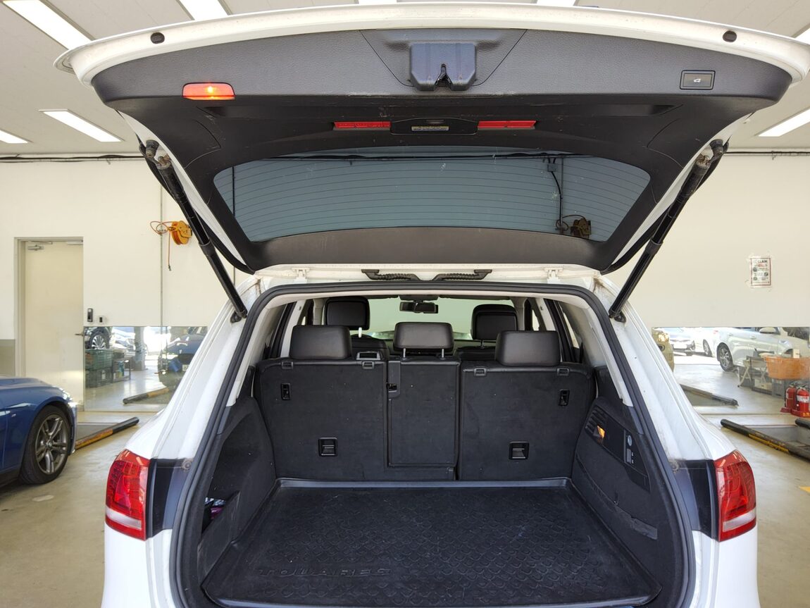 VOLKSWAGEN NEW TOUAREG (2ND GEN) 3.0 V6 TDI BLUEMOTION 2013 - zdjęcie 15
