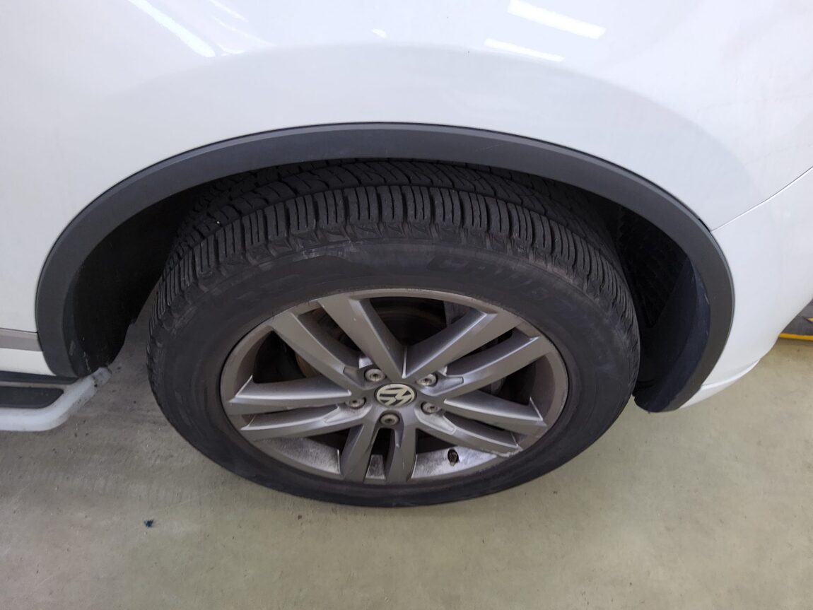 VOLKSWAGEN NEW TOUAREG (2ND GEN) 3.0 V6 TDI BLUEMOTION 2013 - zdjęcie 24