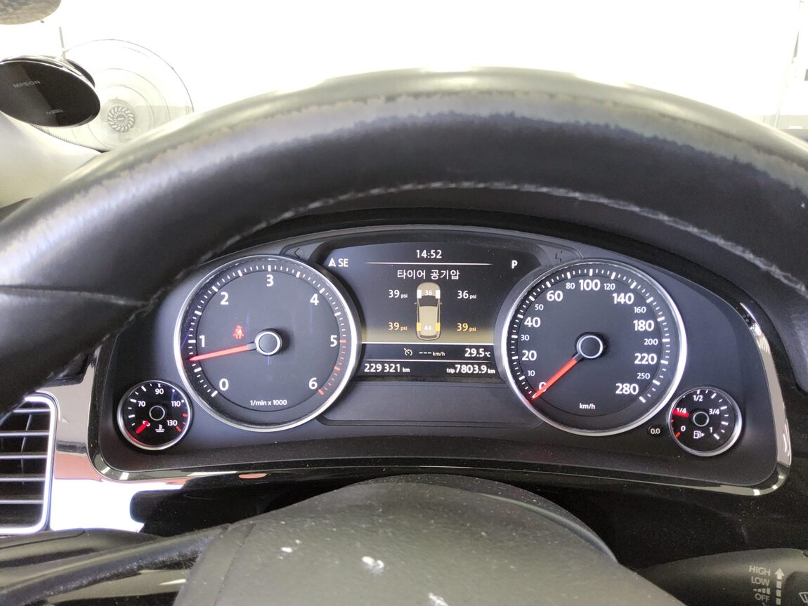 VOLKSWAGEN NEW TOUAREG (2ND GEN) 3.0 V6 TDI BLUEMOTION 2013 - zdjęcie 9