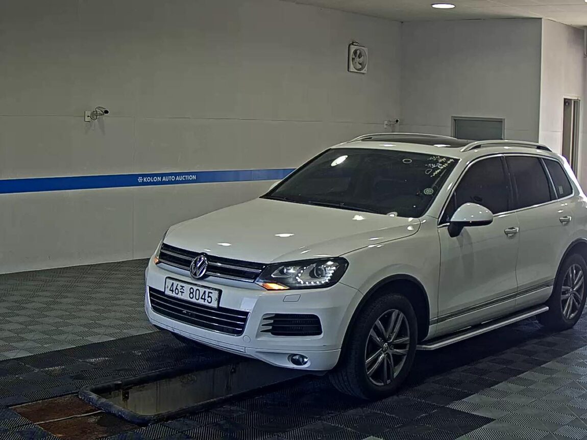 VOLKSWAGEN NEW TOUAREG (2ND GEN) 3.0 V6 TDI BLUEMOTION 2013 - zdjęcie 2