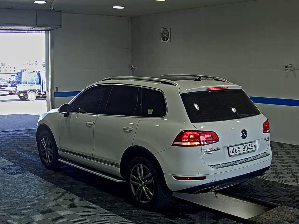 VOLKSWAGEN NEW TOUAREG (2ND GEN) 3.0 V6 TDI BLUEMOTION 2013 - zdjęcie 6