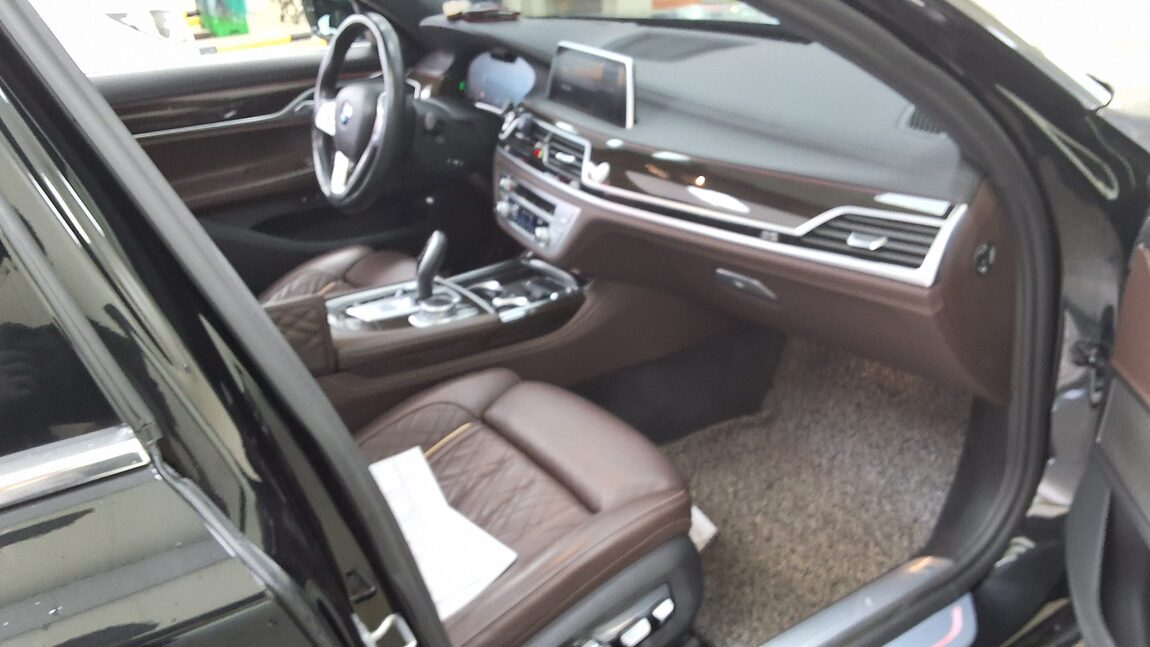 BMW 7 SERIES (6TH GEN) 740d xDrive DESIGN PURE EXCELLENCE 2021 - zdjęcie 15