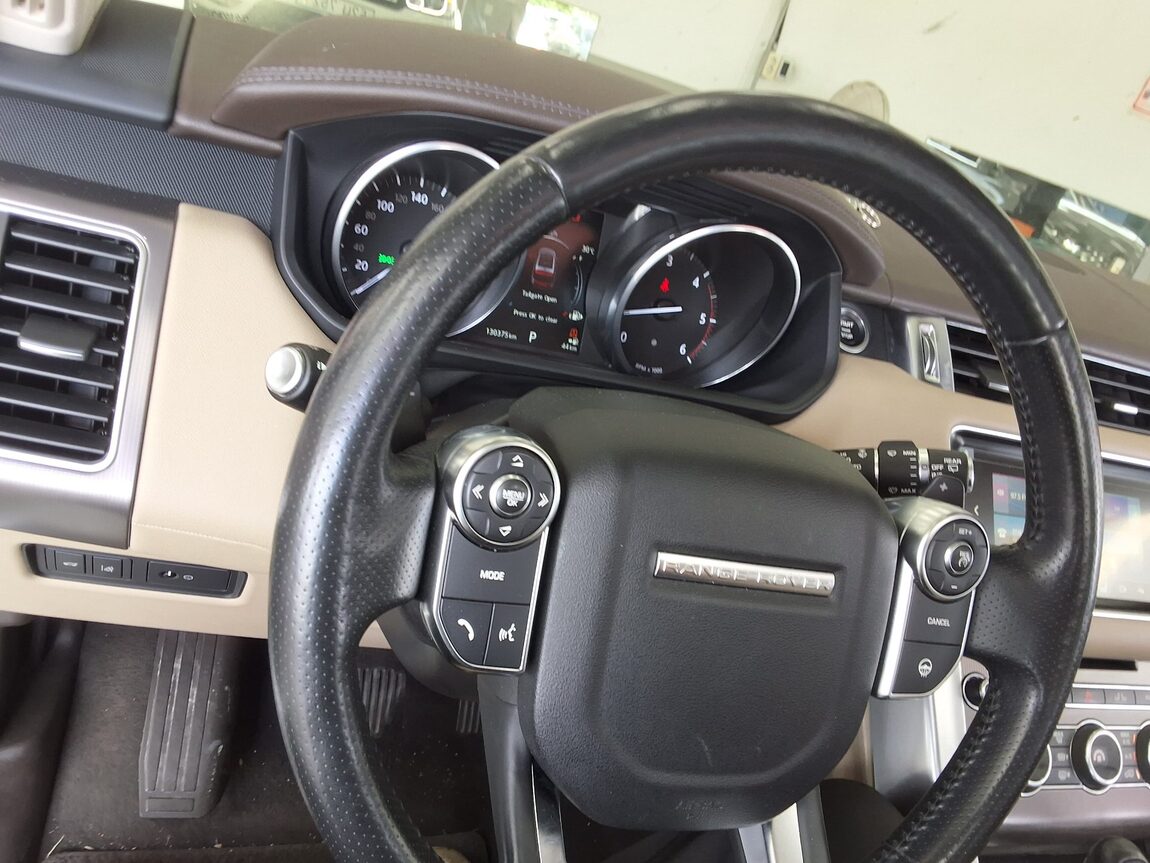 LAND ROVER RANGE ROVER SPORT (2ND GEN) 3.0 SDV6 HSE 2017 - zdjęcie 23
