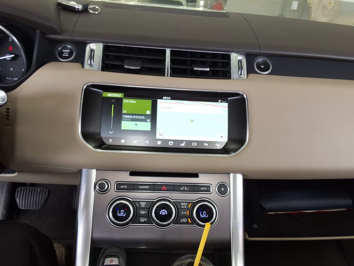LAND ROVER RANGE ROVER SPORT (2ND GEN) 3.0 SDV6 HSE 2017 - zdjęcie 24