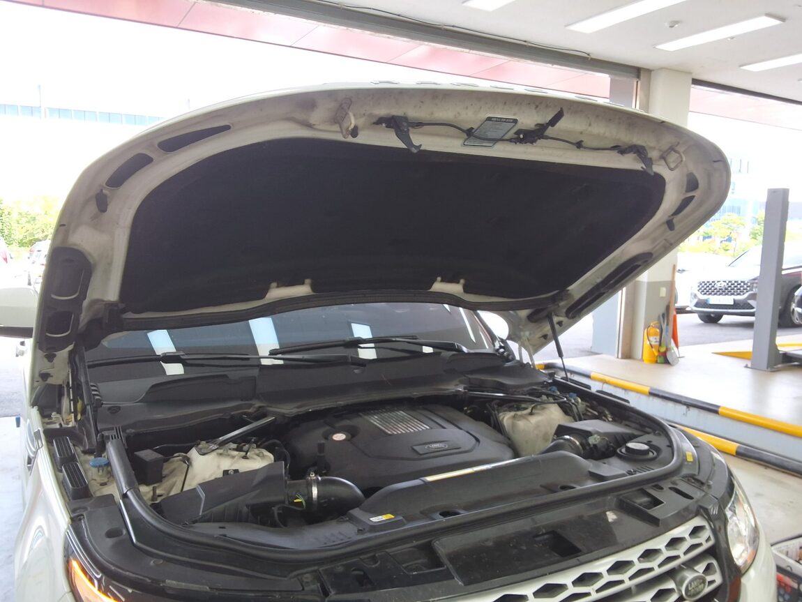 LAND ROVER RANGE ROVER SPORT (2ND GEN) 3.0 SDV6 HSE 2017 - zdjęcie 18