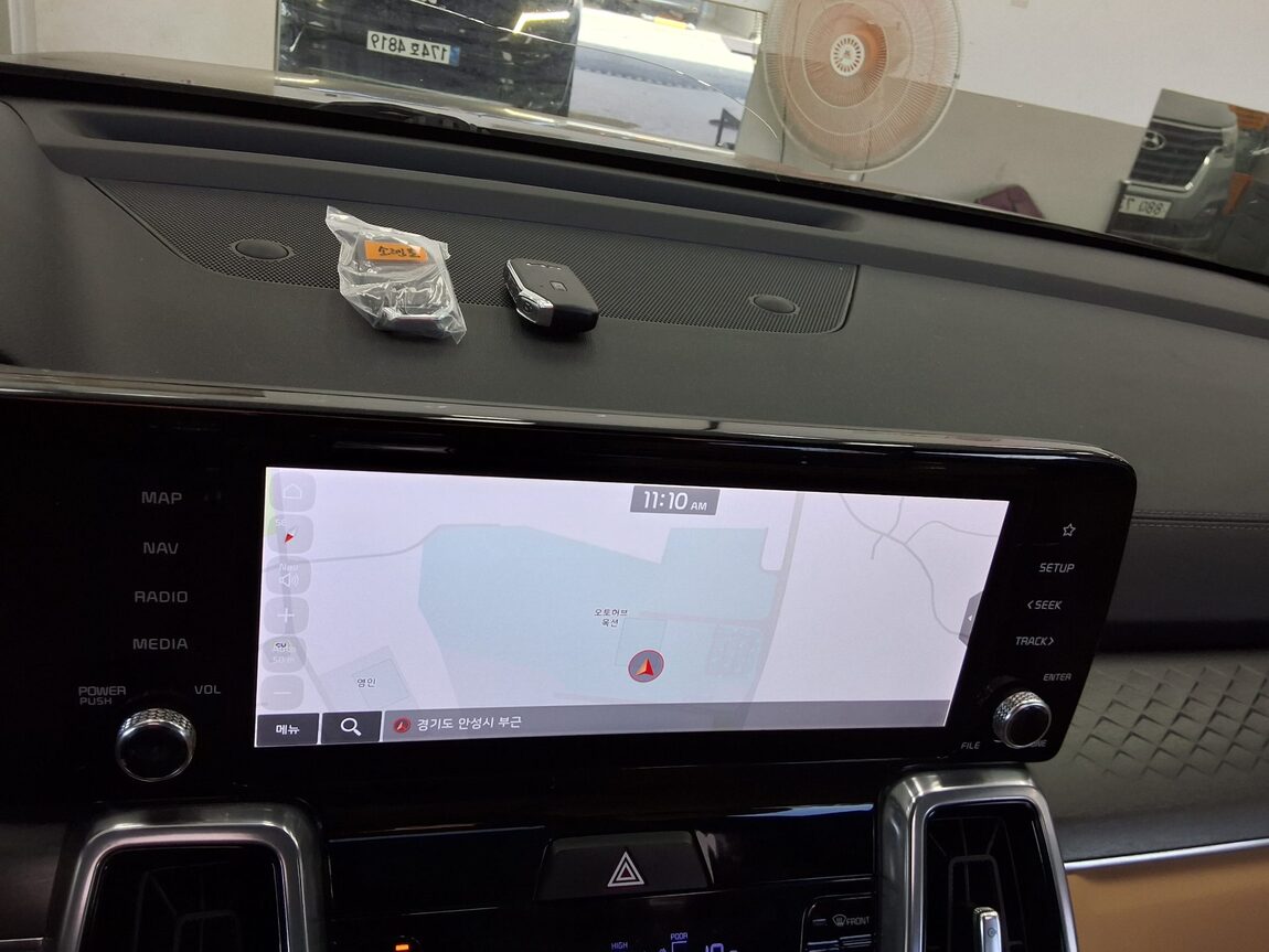 KIA NEW SORENTO HYBRID (MQ4) 1.6 HEV 2WD NOBLESSE 2023 - zdjęcie 17