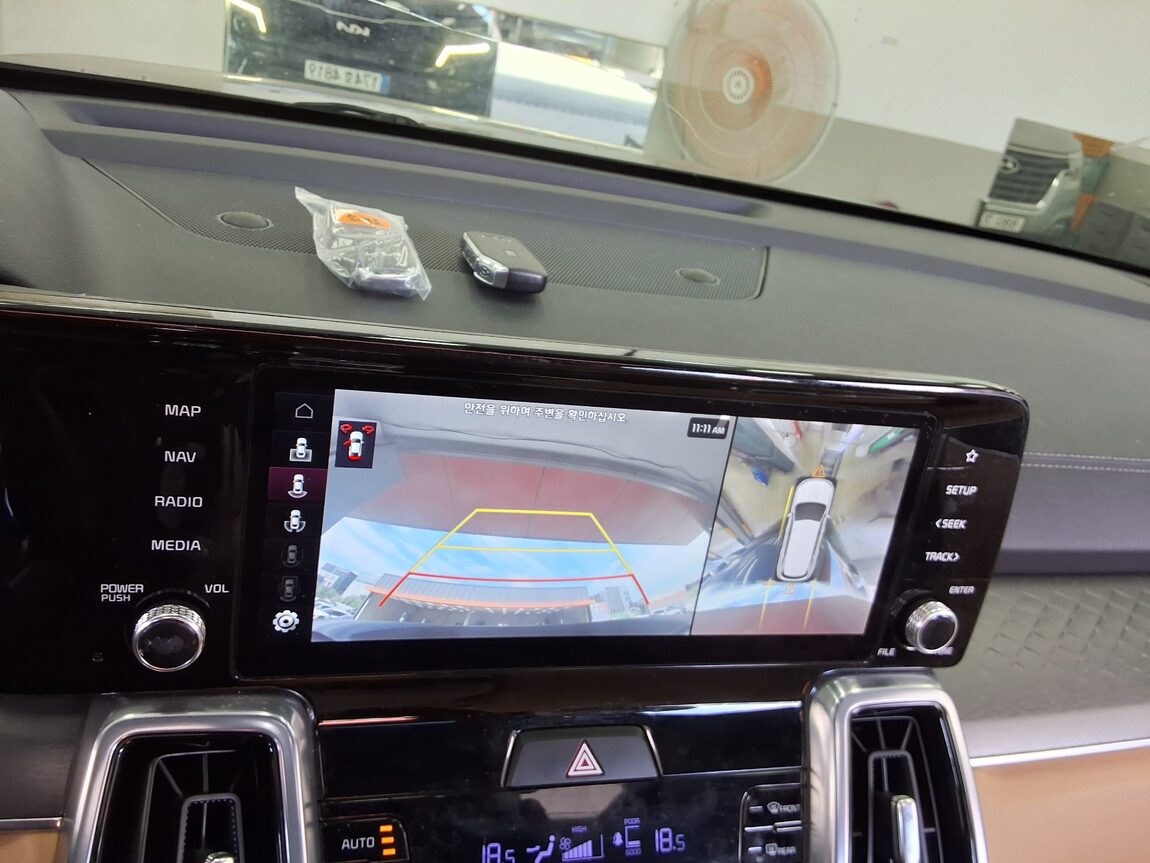 KIA NEW SORENTO HYBRID (MQ4) 1.6 HEV 2WD NOBLESSE 2023 - zdjęcie 18