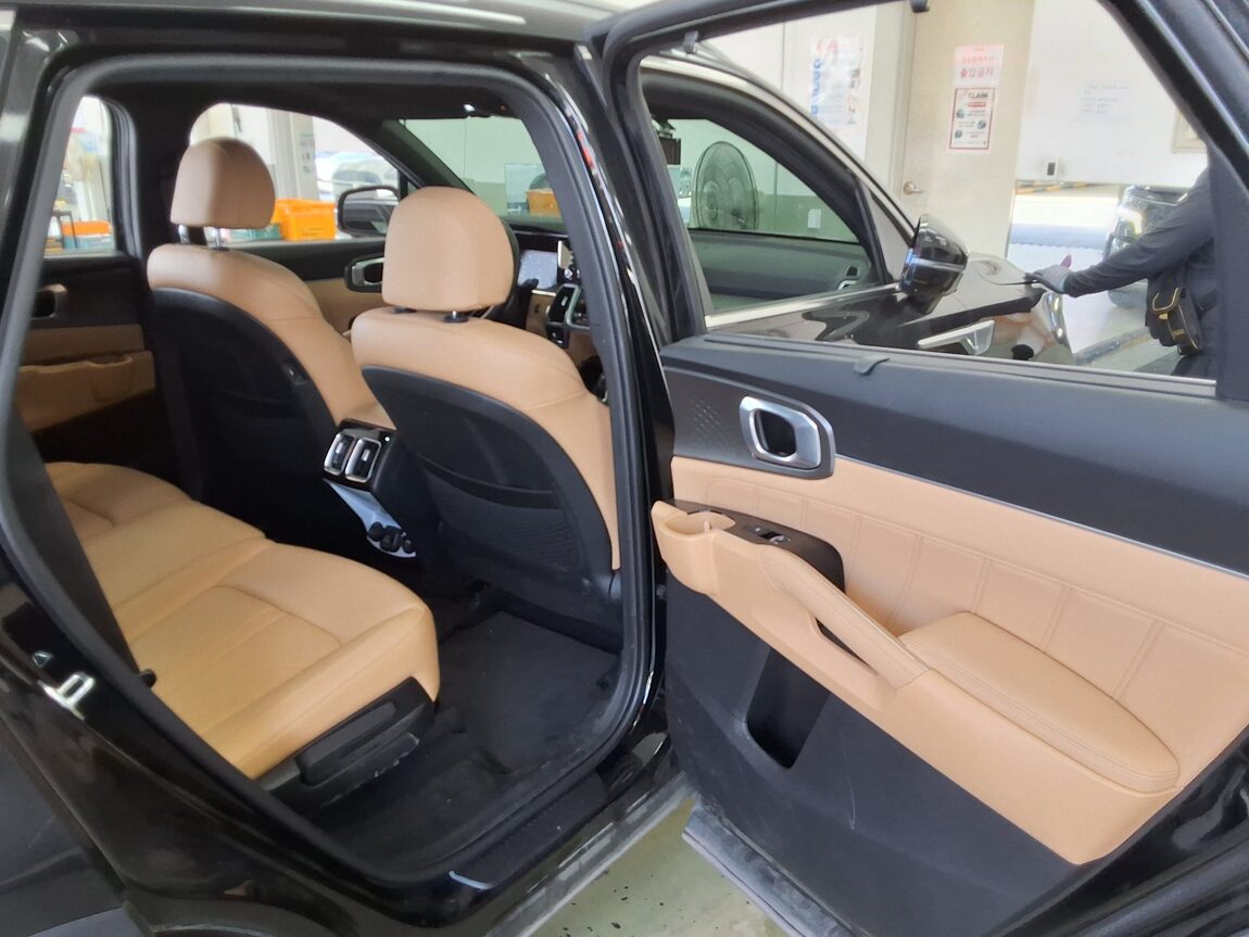 KIA NEW SORENTO HYBRID (MQ4) 1.6 HEV 2WD NOBLESSE 2023 - zdjęcie 13