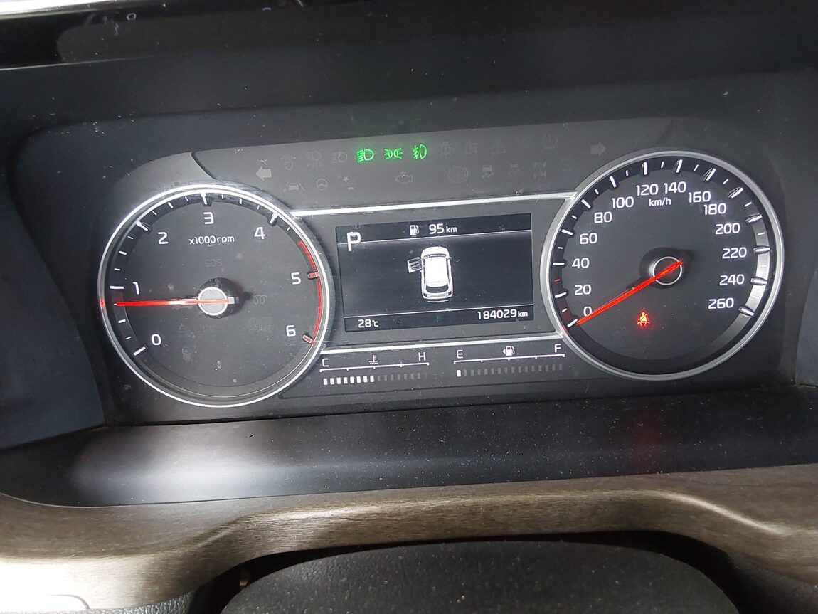 KIA NEW SORENTO (MQ4) 2.2 DIESEL 2WD TRENDY 2022 - zdjęcie 9