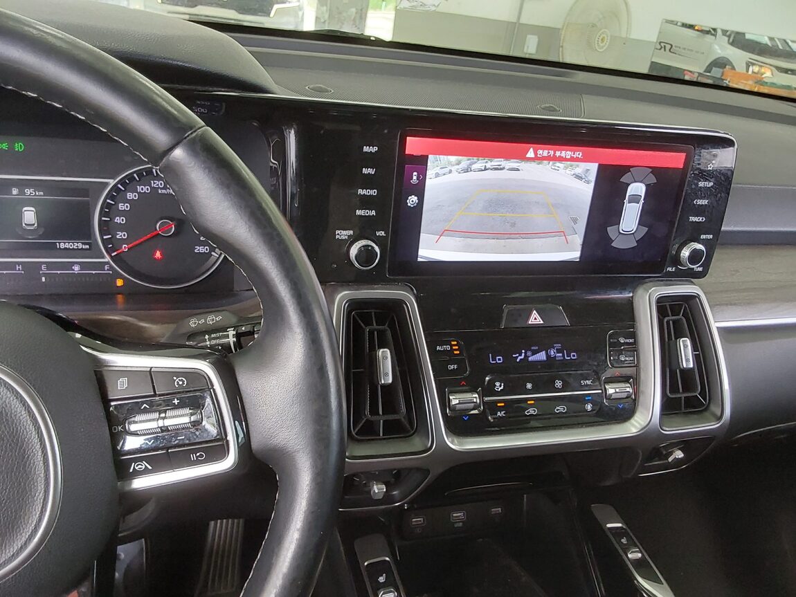 KIA NEW SORENTO (MQ4) 2.2 DIESEL 2WD TRENDY 2022 - zdjęcie 17