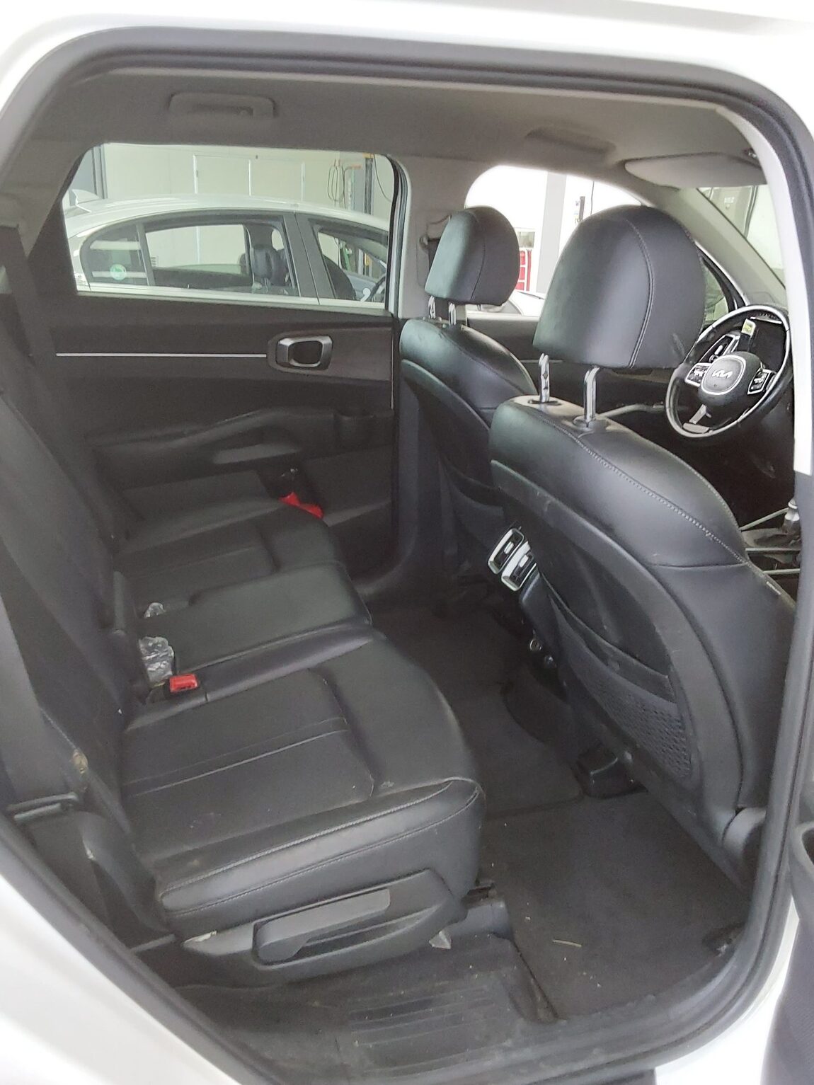 KIA NEW SORENTO (MQ4) 2.2 DIESEL 2WD TRENDY 2022 - zdjęcie 13