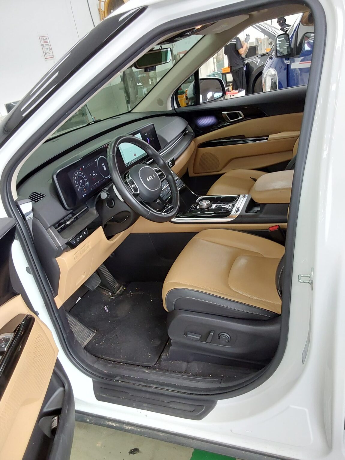 KIA NEW CARNIVAL (KA4) 9-SEATER DIESEL SIGNATURE 2023 - zdjęcie 10