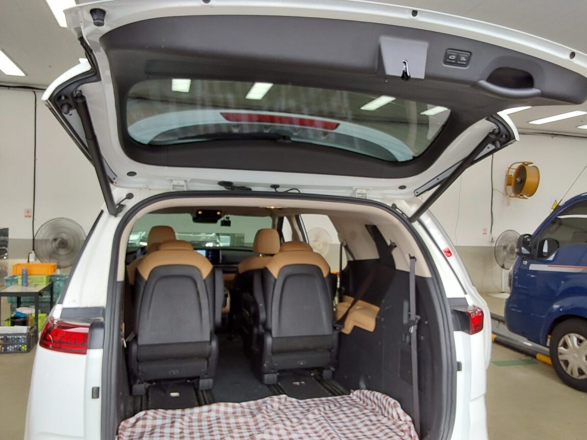 KIA NEW CARNIVAL (KA4) 9-SEATER DIESEL SIGNATURE 2023 - zdjęcie 15