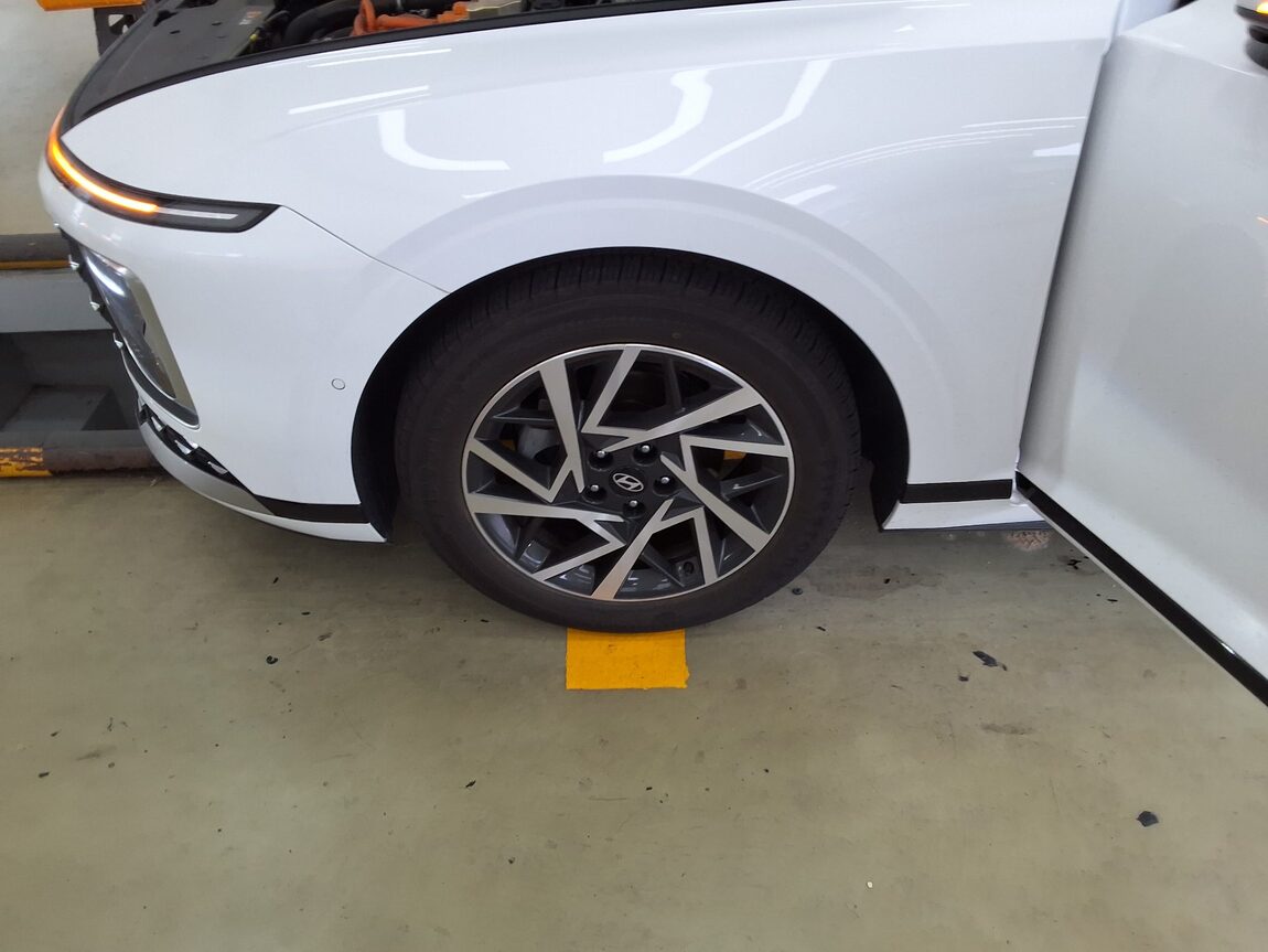 HYUNDAI THE ALL NEW GRANDEUR HYBRID 1.6 HYBRID EXCLUSIVE 2023 - zdjęcie 23