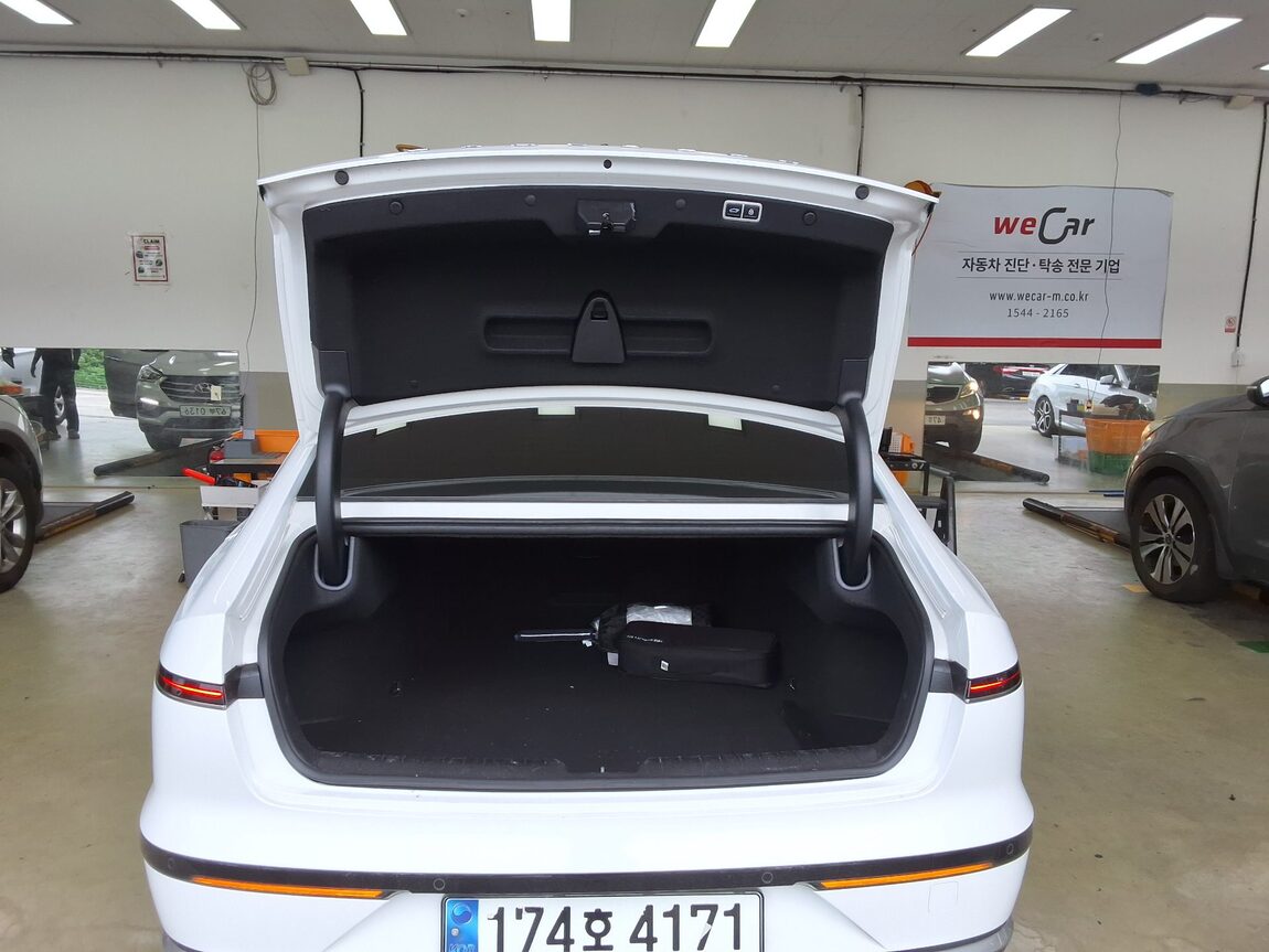 HYUNDAI THE ALL NEW GRANDEUR HYBRID 1.6 HYBRID EXCLUSIVE 2023 - zdjęcie 16