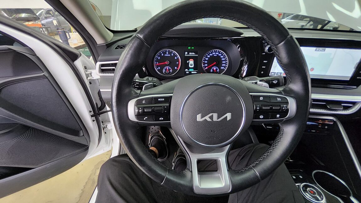 KIA NEW K5 (DL3) 2.0 GASOLINE PRESTIGE 2022 - zdjęcie 17