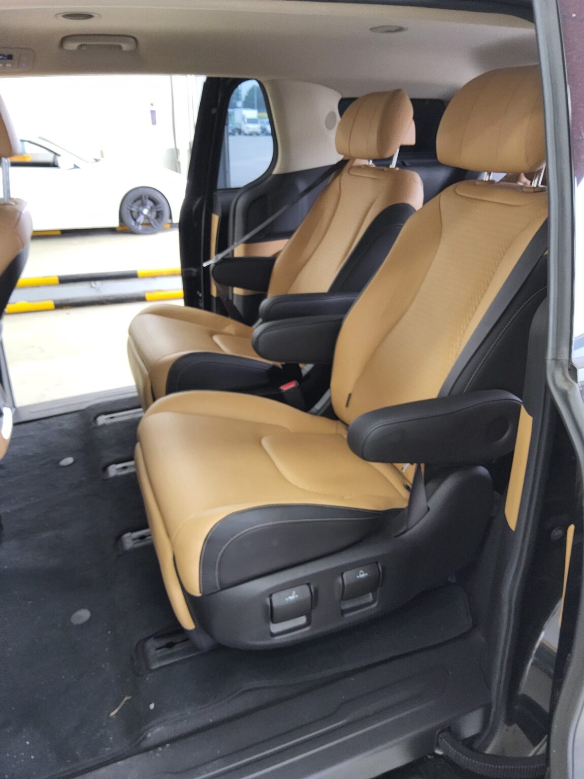 KIA NEW CARNIVAL (KA4) 7-SEATER GASOLINE NOBLESSE 2022 - zdjęcie 12