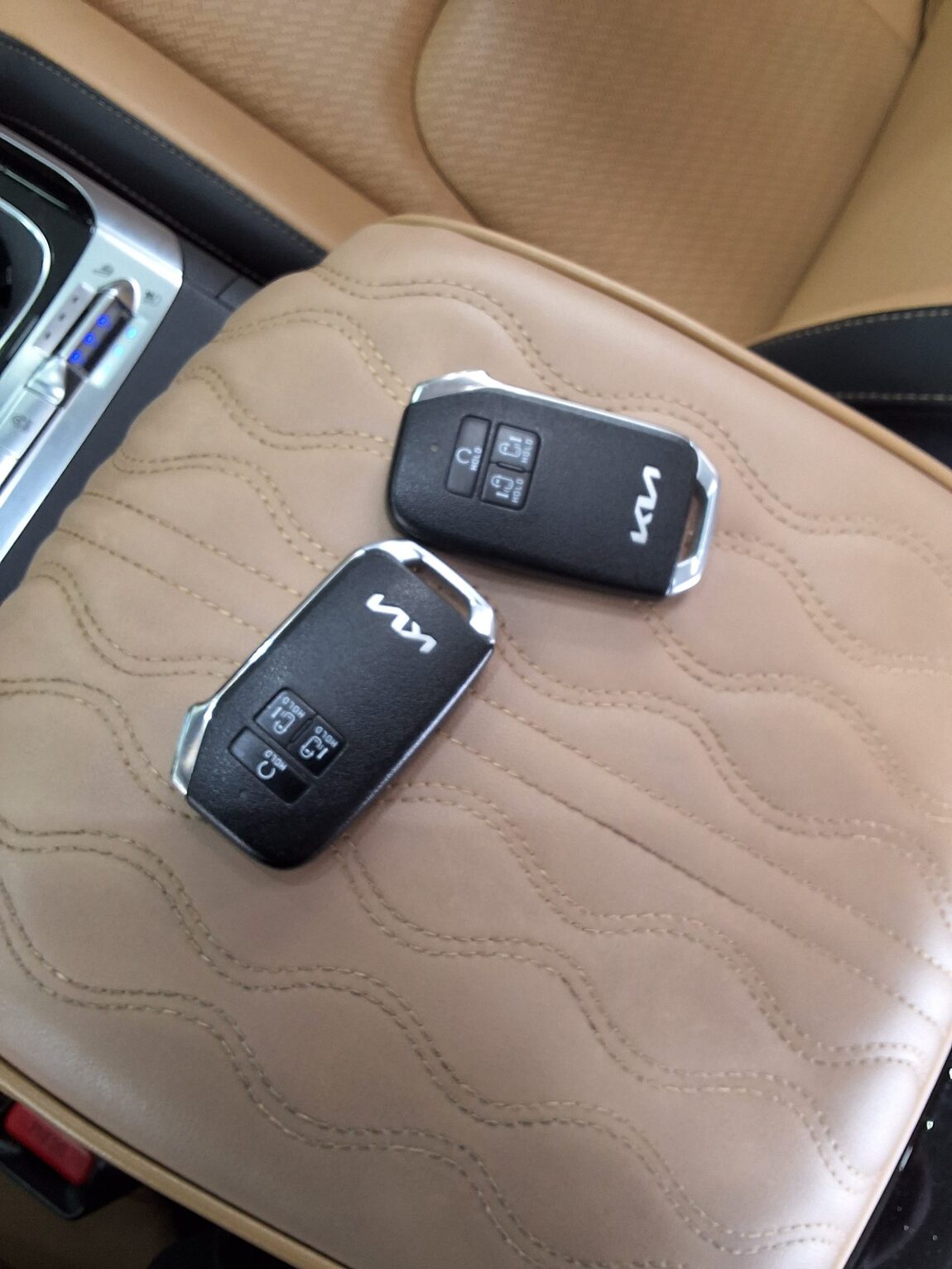KIA NEW CARNIVAL (KA4) 7-SEATER DIESEL NOBLESSE OUTDOOR 2023 - zdjęcie 20
