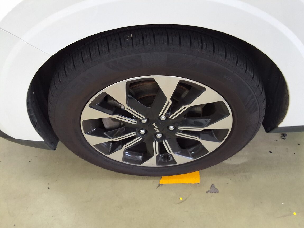 KIA NEW CARNIVAL (KA4) 7-SEATER GASOLINE SIGNATURE 2023 - zdjęcie 23