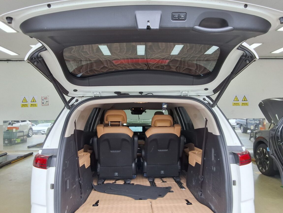 KIA NEW CARNIVAL (KA4) 7-SEATER GASOLINE SIGNATURE 2023 - zdjęcie 15