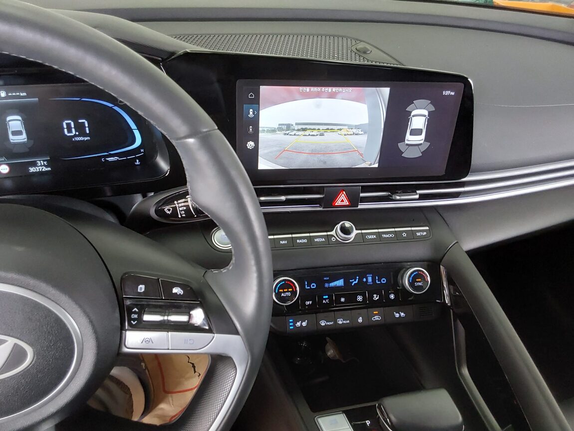 HYUNDAI THE NEW AVANTE (CN7) GASOLINE 1.6 MODERN 2025 - zdjęcie 17