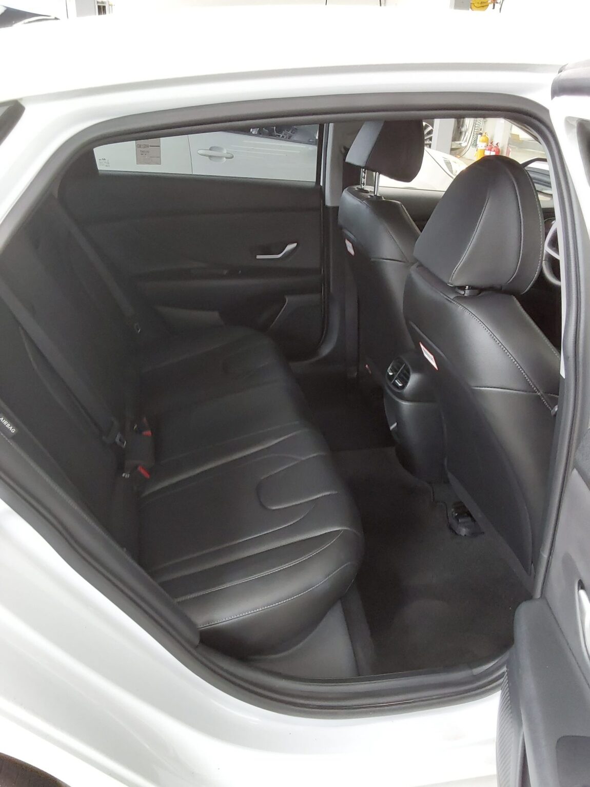 HYUNDAI THE NEW AVANTE (CN7) GASOLINE 1.6 MODERN 2025 - zdjęcie 13