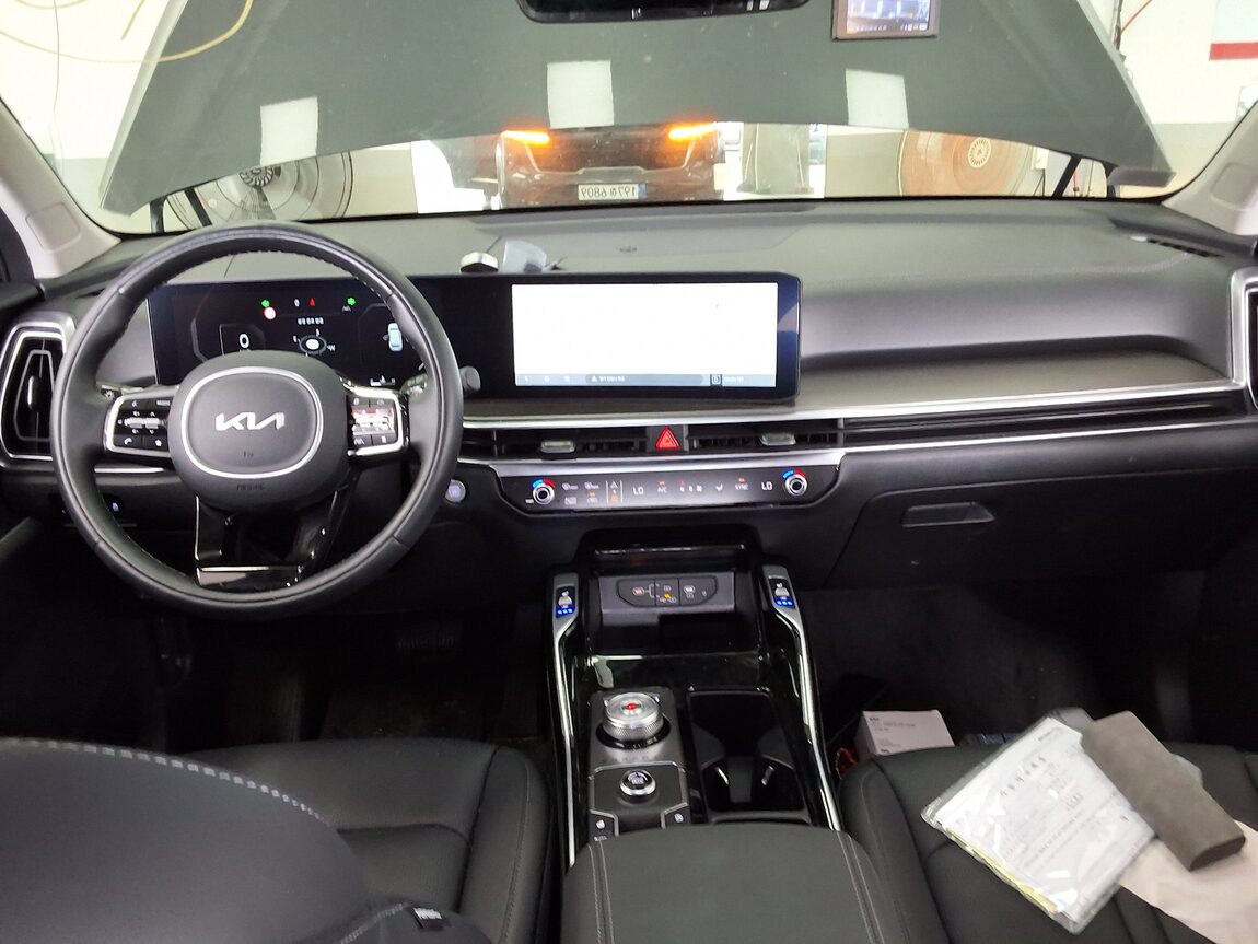 KIA THE NEW SORENTO (MQ4) 2.2 DIESEL 2WD NOBLESSE 2025 - zdjęcie 12