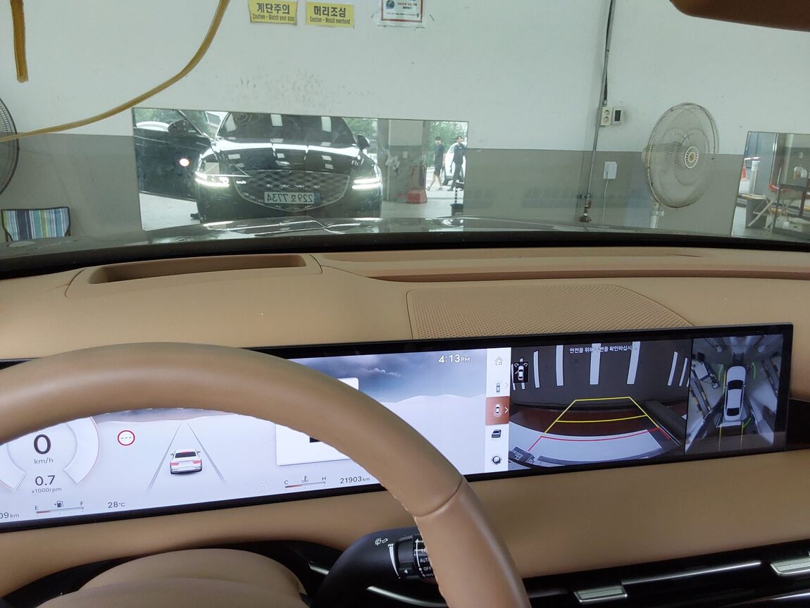 GENESIS NEW G80 GASOLINE 2.5 AWD BASE MODEL 2025 - zdjęcie 17
