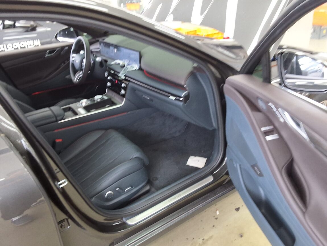 GENESIS NEW G80 GASOLINE 2.5 AWD BASE MODEL 2025 - zdjęcie 15