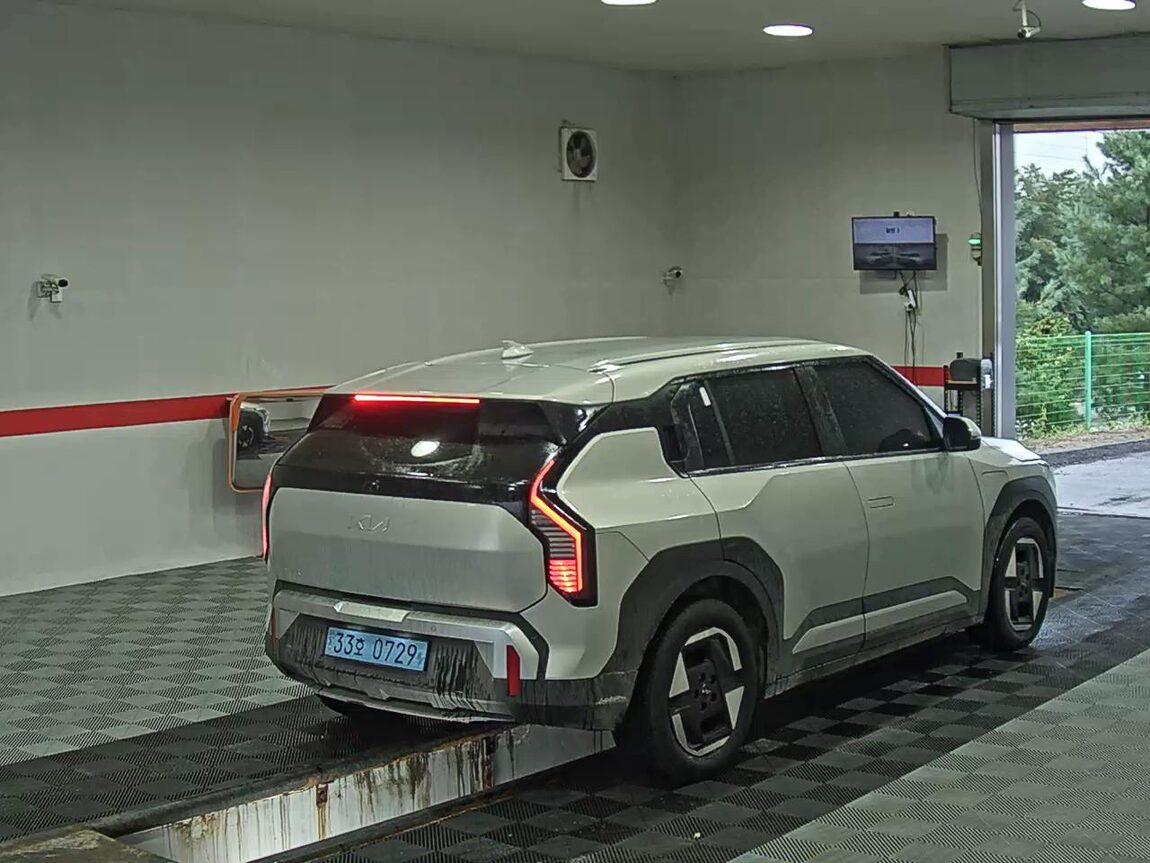 KIA EV3 LONG RANGE AIR 2025 - zdjęcie 5