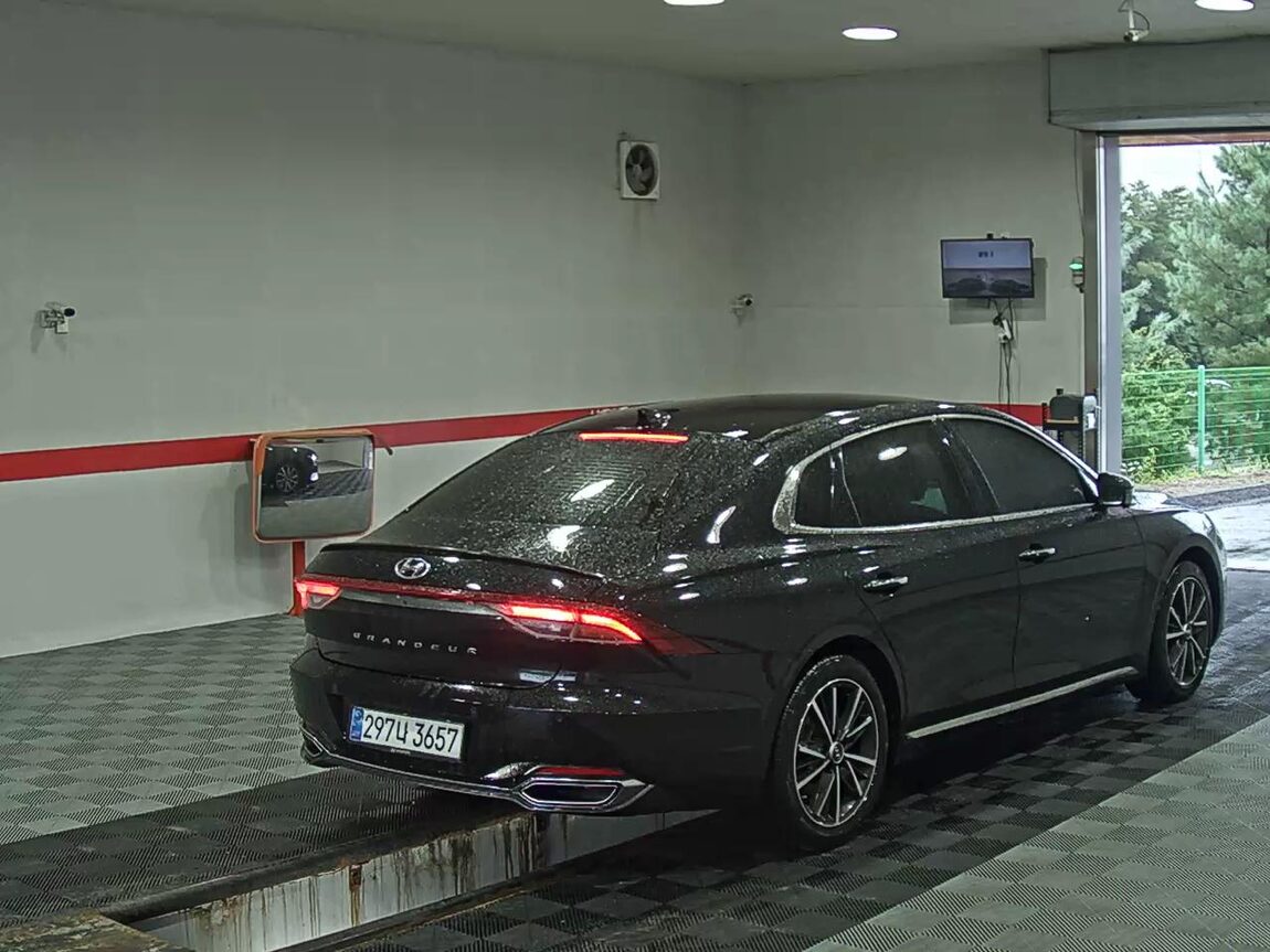 HYUNDAI THE NEW GRANDEUR IG GASOLINE 3.3 LE BLANC 2022 - zdjęcie 5