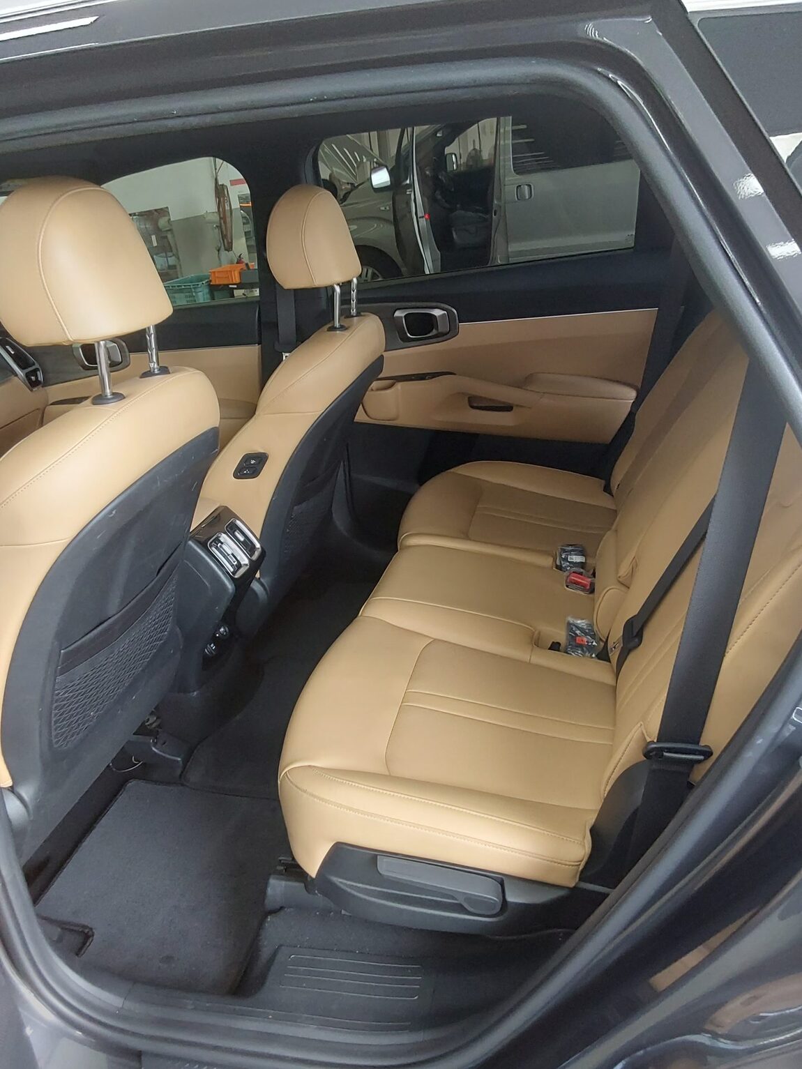 KIA NEW SORENTO (MQ4) 2.2 DIESEL 2WD PRESTIGE 2023 - zdjęcie 12