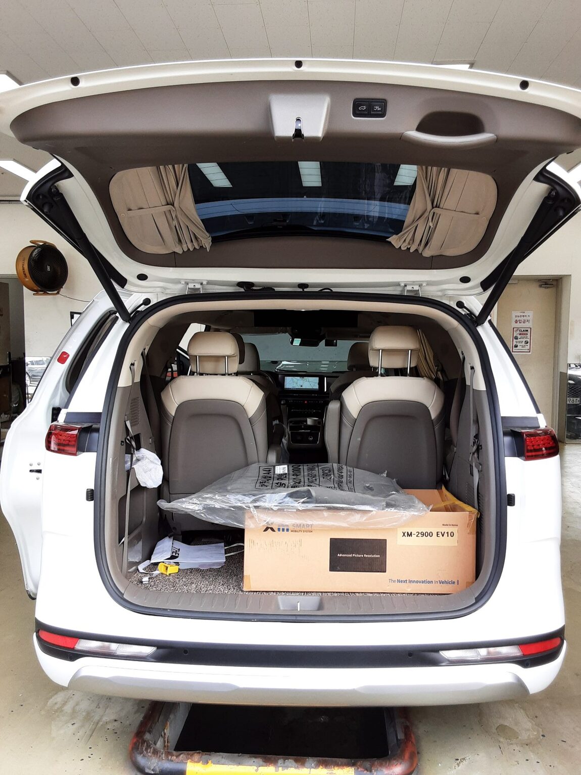 KIA NEW CARNIVAL (KA4) HI-LIMOUSINE 9-SEATER GASOLINE SIGNATURE 2022 - zdjęcie 15