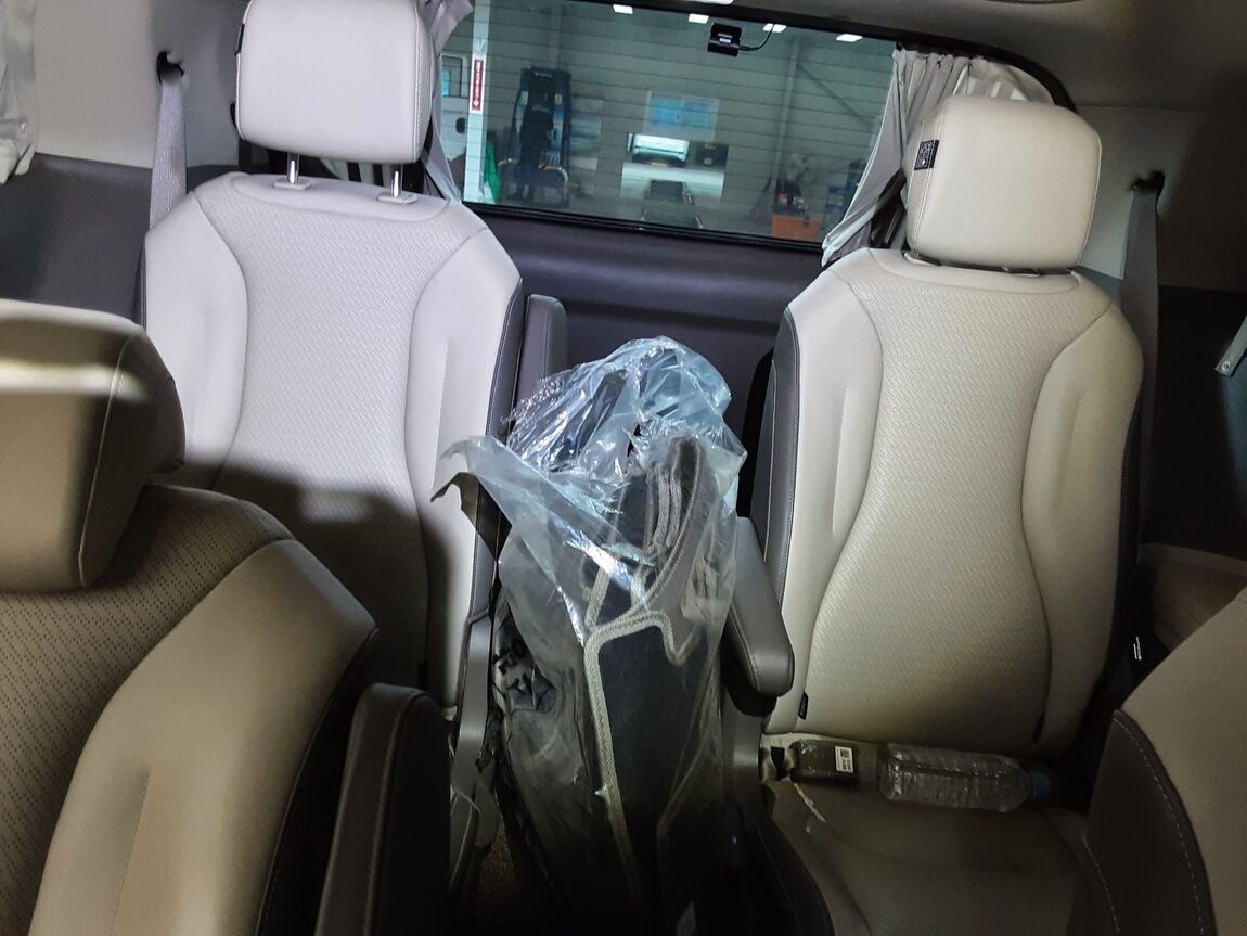KIA NEW CARNIVAL (KA4) HI-LIMOUSINE 9-SEATER GASOLINE SIGNATURE 2022 - zdjęcie 24