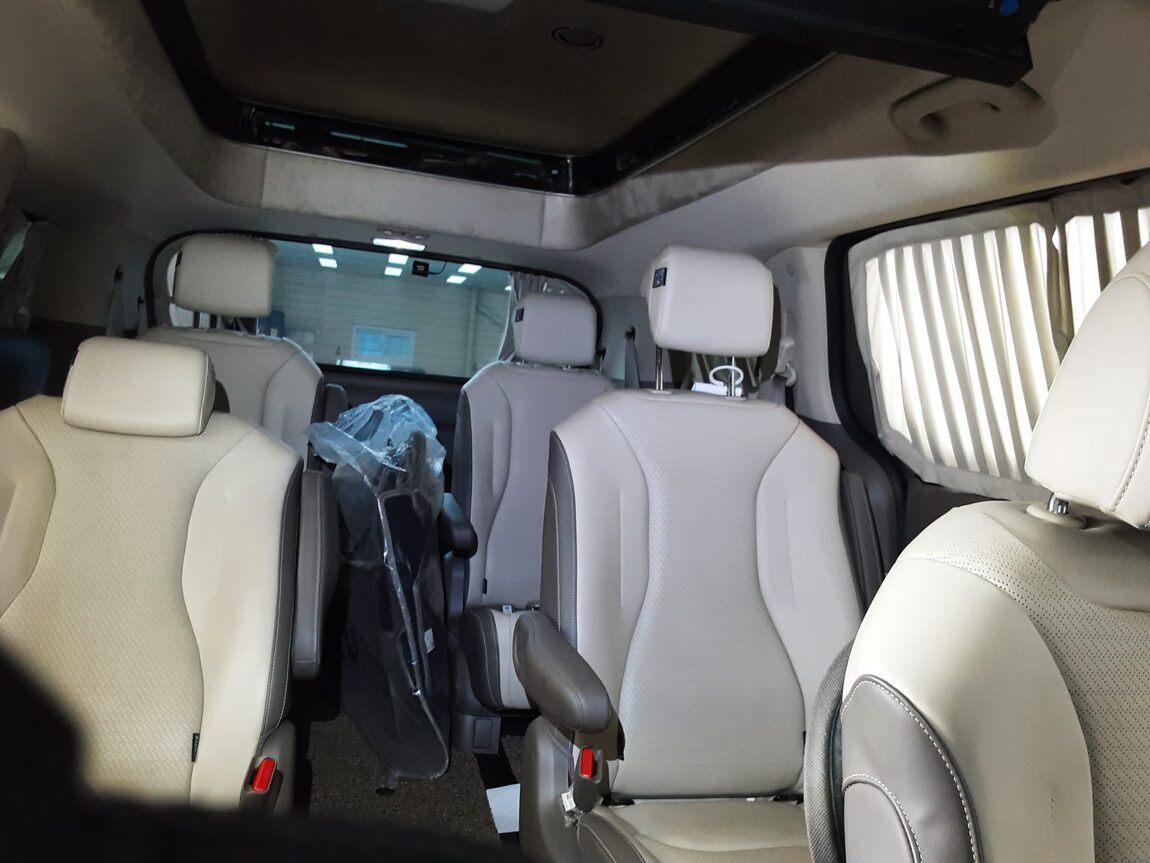 KIA NEW CARNIVAL (KA4) HI-LIMOUSINE 9-SEATER GASOLINE SIGNATURE 2022 - zdjęcie 25