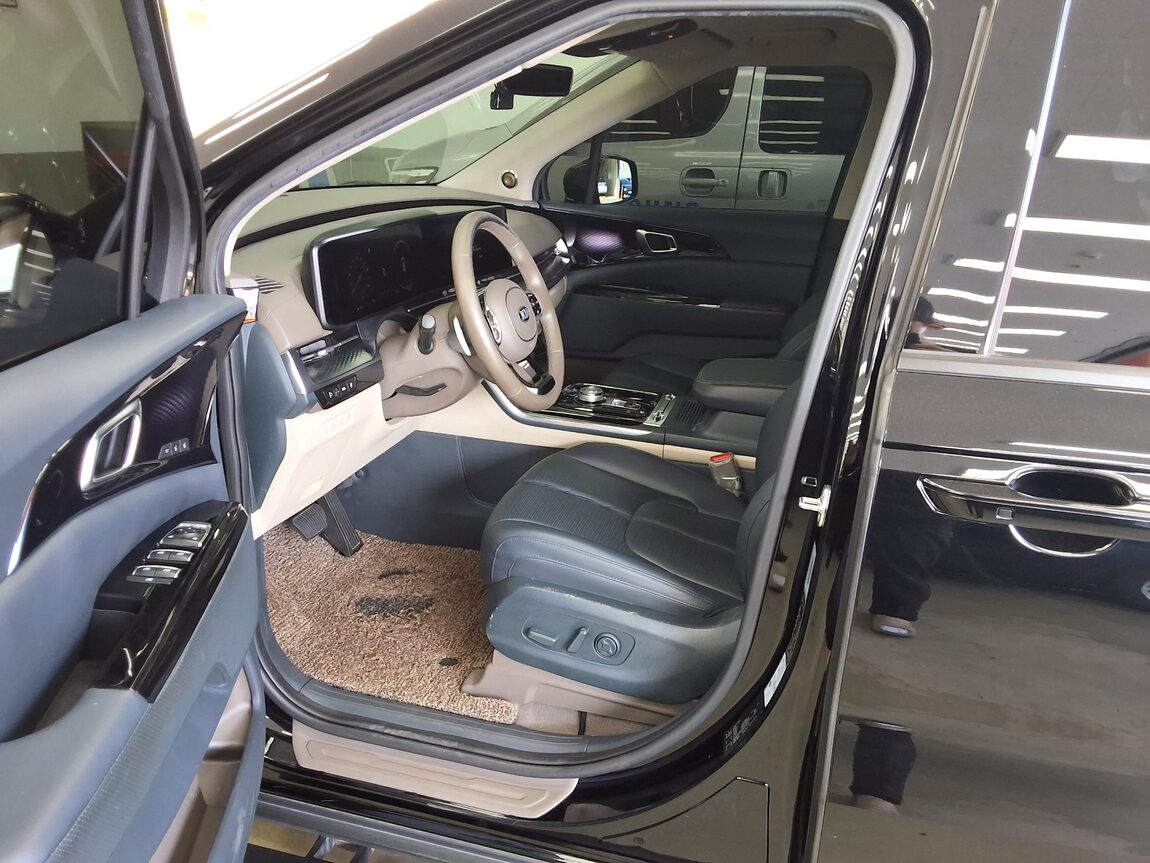 KIA NEW CARNIVAL (KA4) HI-LIMOUSINE SPECIAL BODY NOBLE KLASSE L9 2021 - zdjęcie 10
